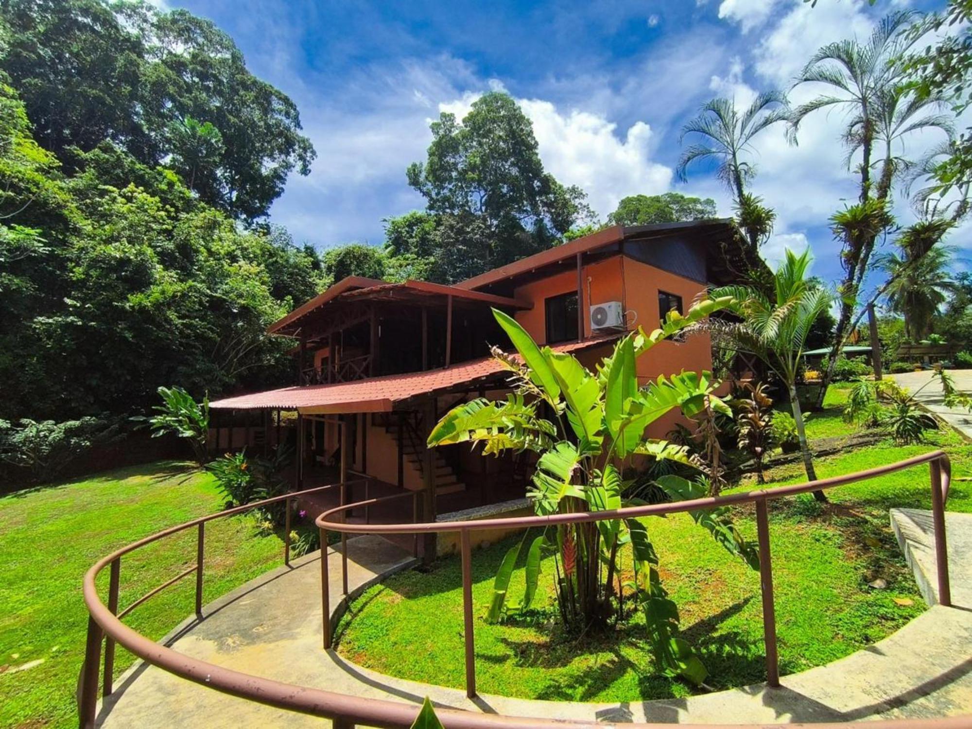 La Laguna Del Lagarto Eco-Lodge Pital  Exteriör bild